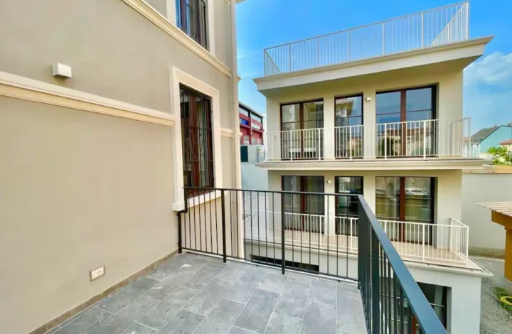 Palazzo a 10 minuti dal centro con 17 posti letto